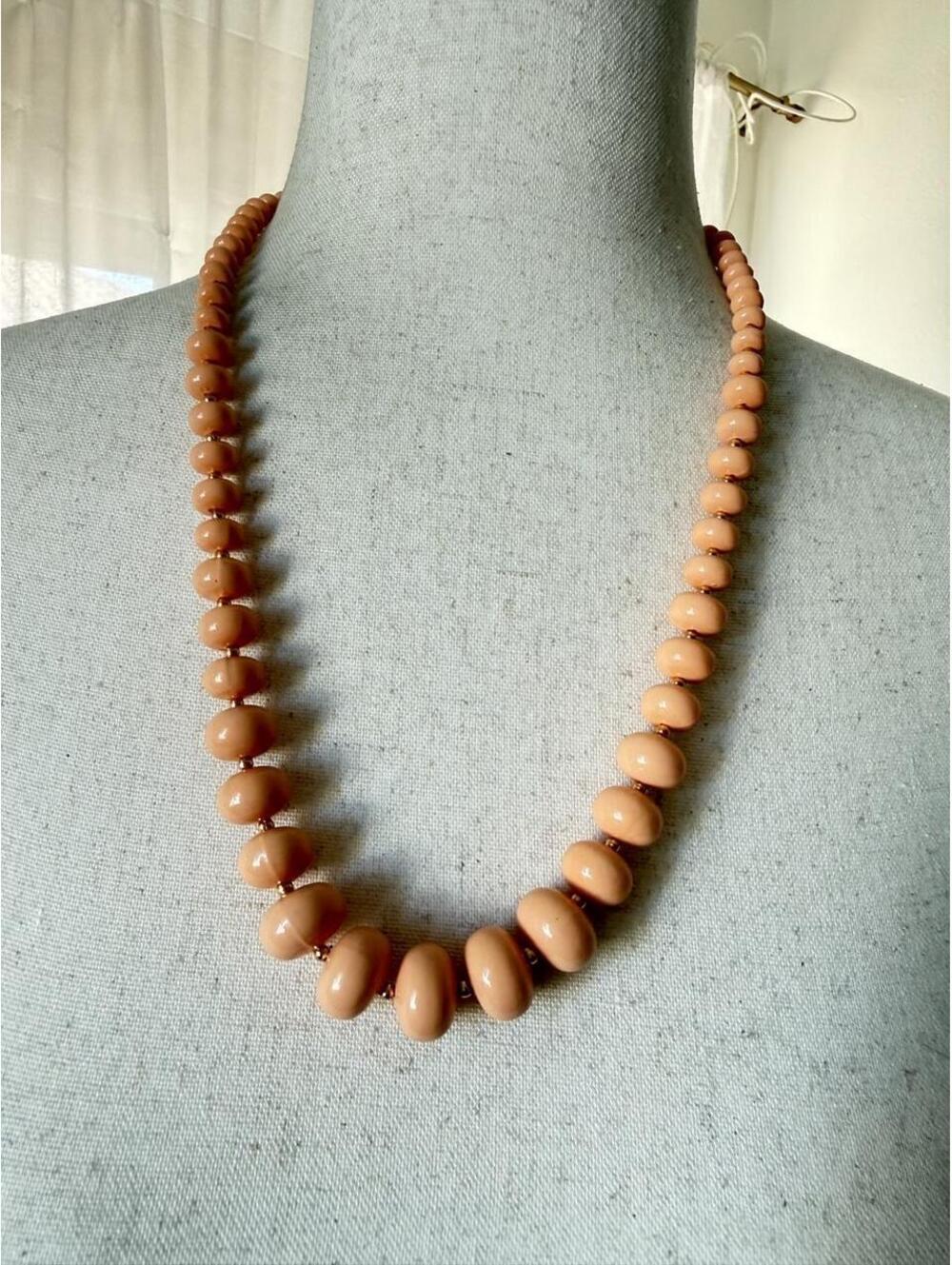 Vintage Peach Coral Color Graduated Bead Necklace